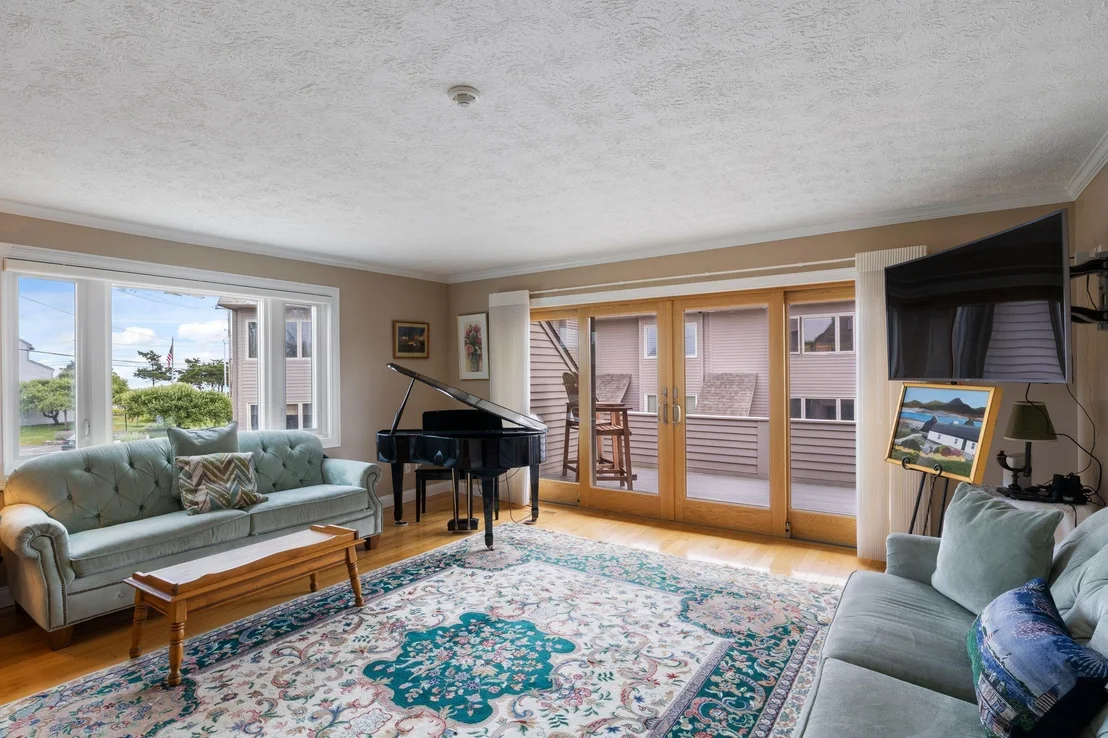 Photo of Unit 6 at 939 Ocean
