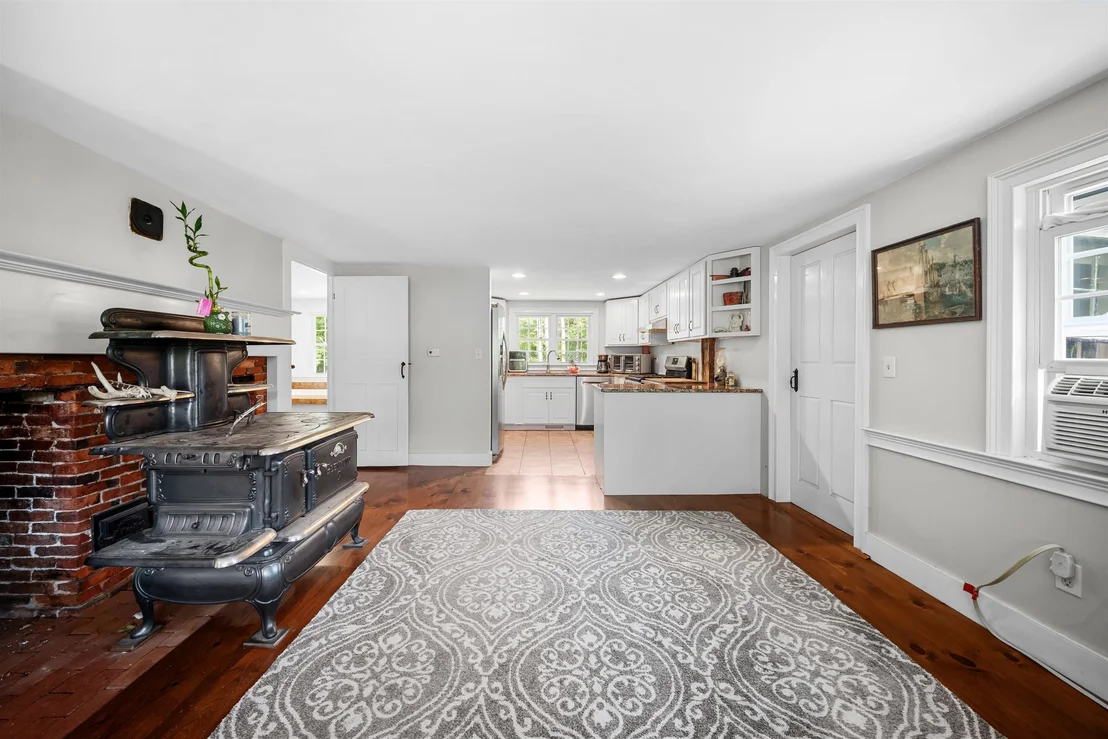 Photo of 164 Mason