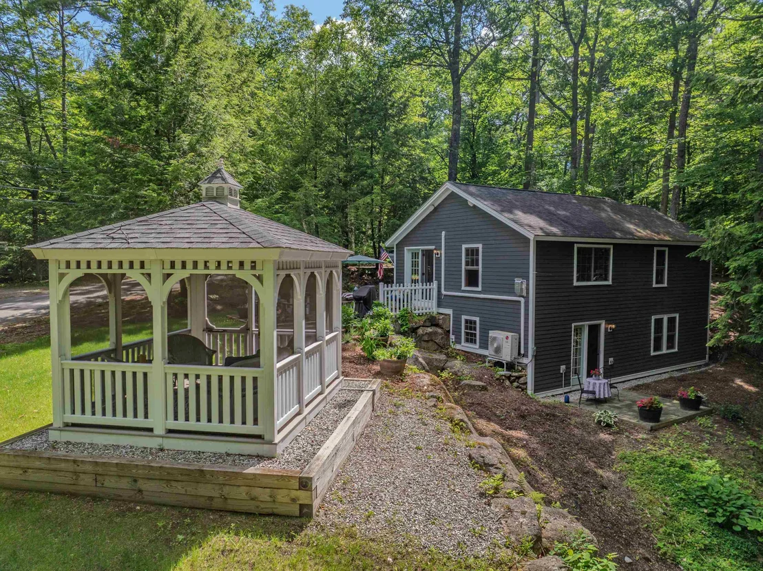 Photo of 32 Stoney Brook