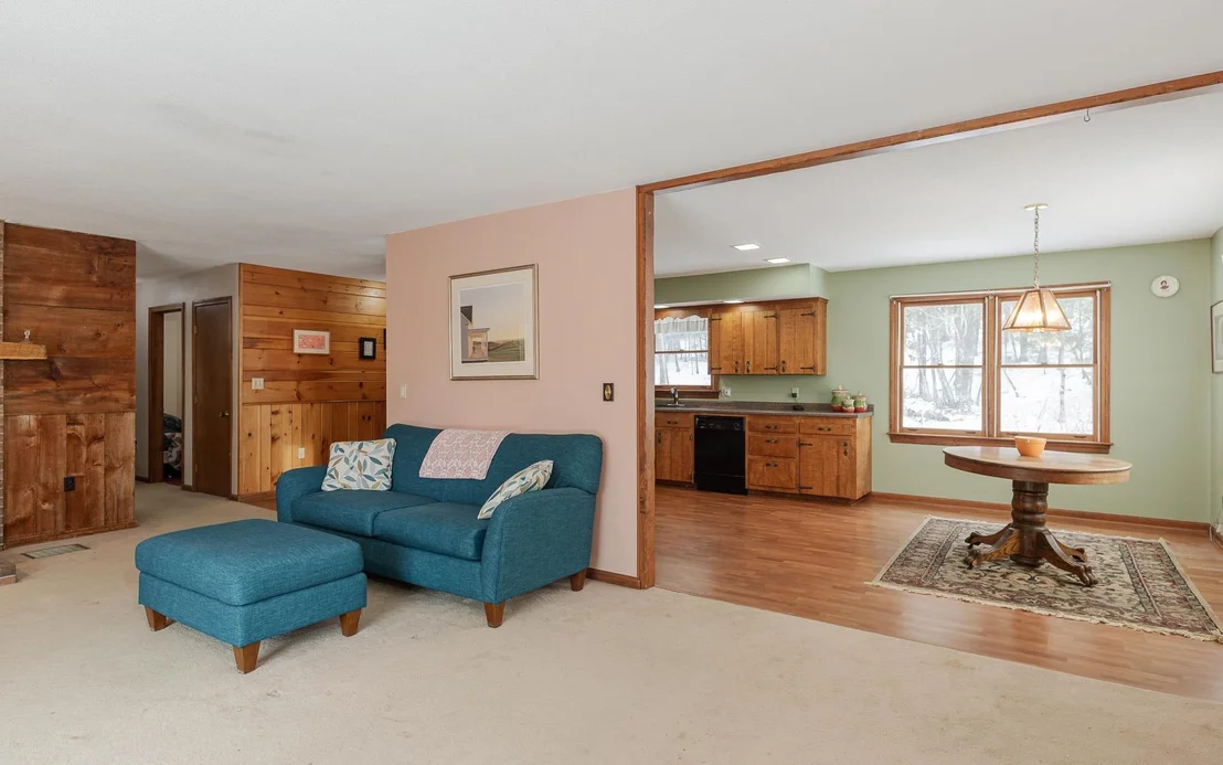 Photo of 521 County