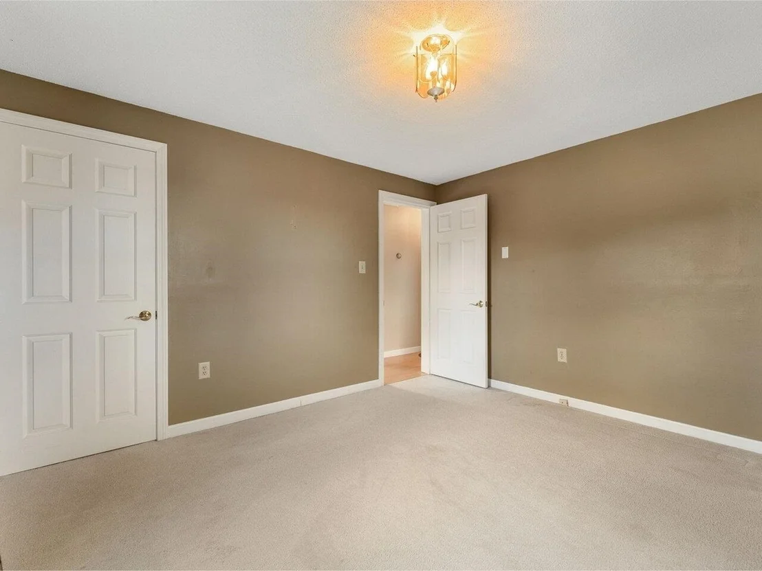 Photo of 771 Robinson