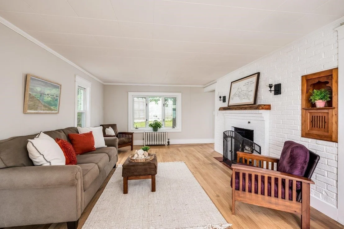 Photo of 354 Dover Point