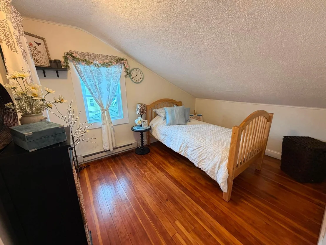 Photo of 98 Maple