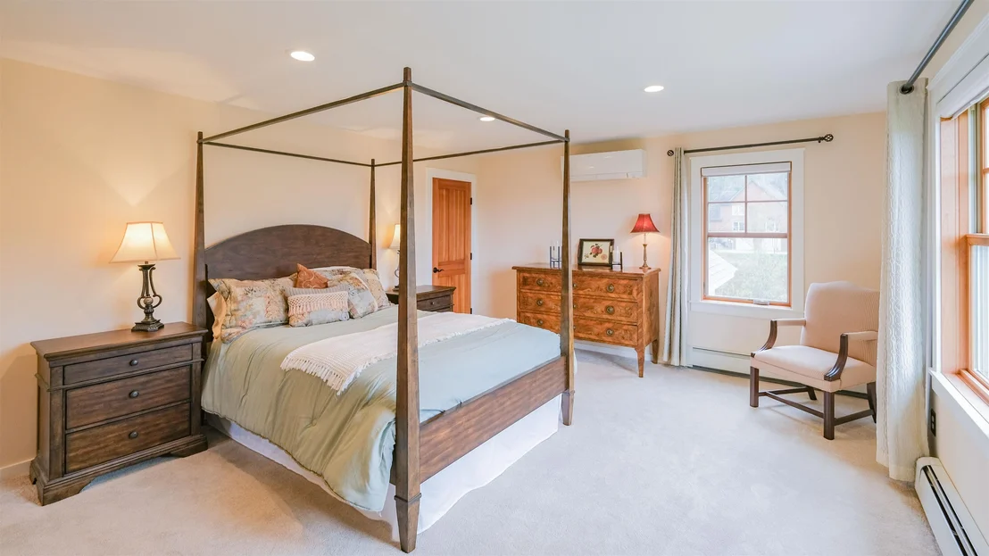 Photo of 42 Deerfield