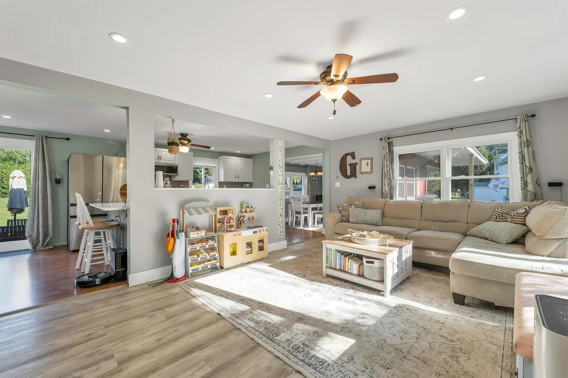 Photo of 6 Emerson