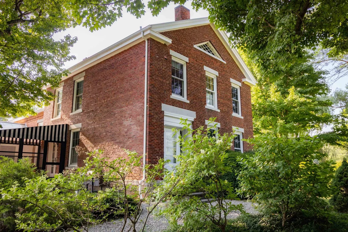 Photo of 888 Botsford