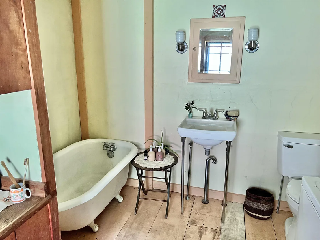 Photo of 575 Somers