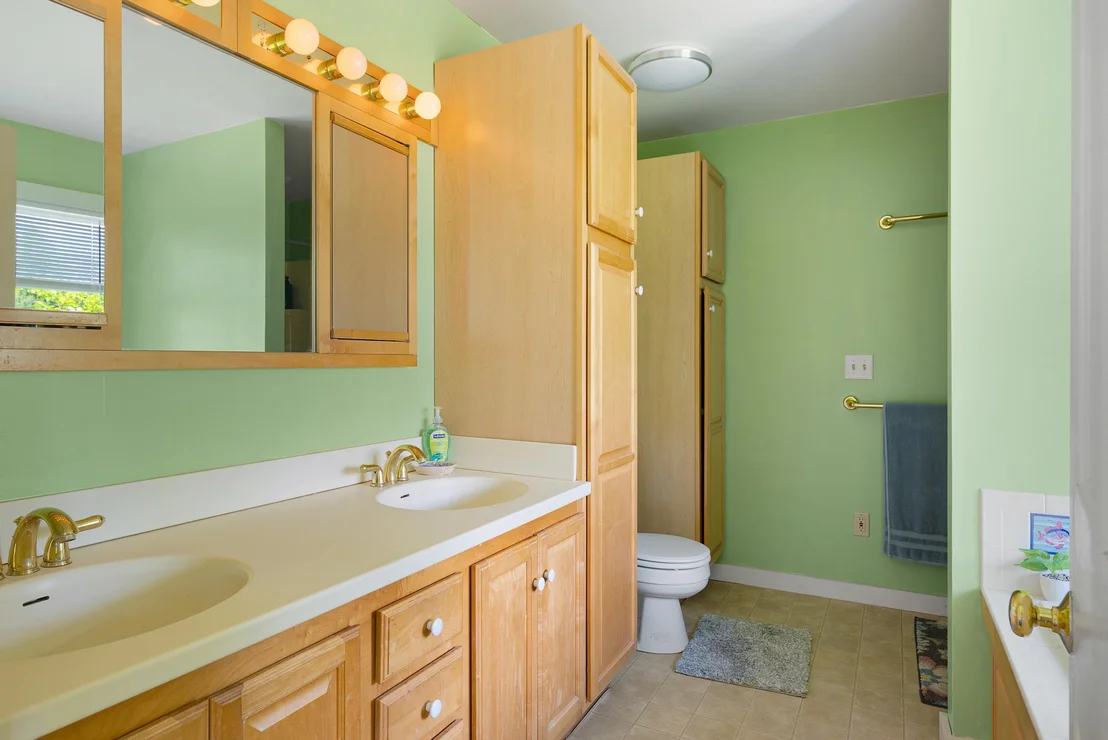 Photo of 1078 Brook