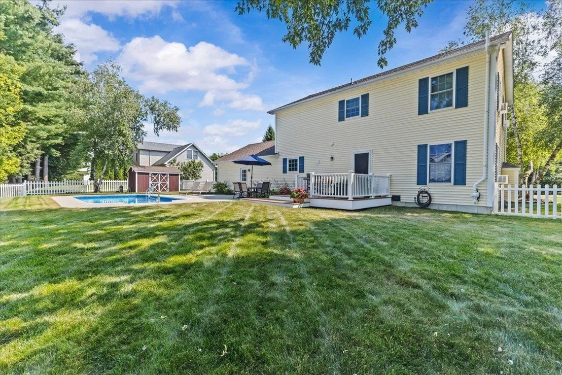Photo of 33 Stacy