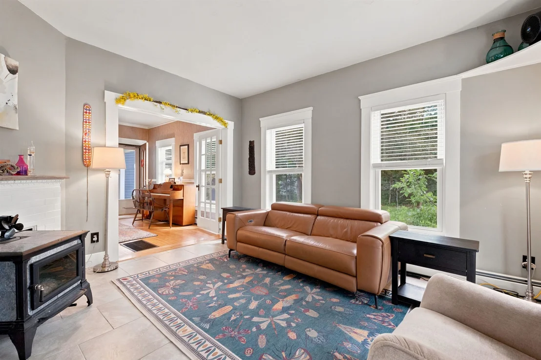 Photo of 460 Main
