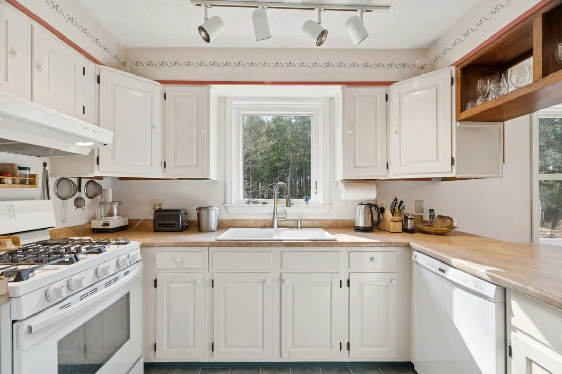 Photo of 455 Hawk Pine