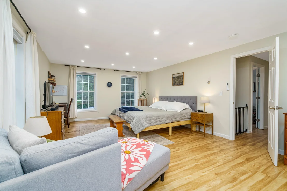 Photo of 37 Tamarack