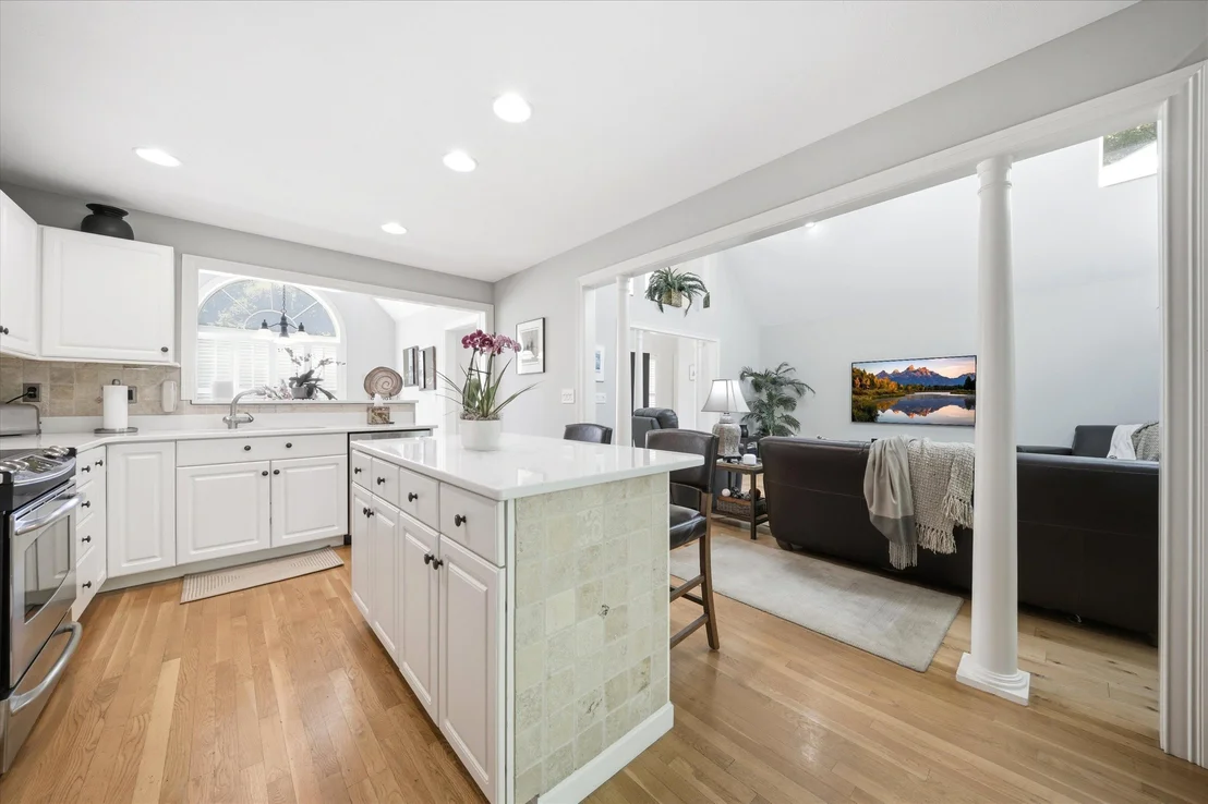 Photo of 9 Danforth