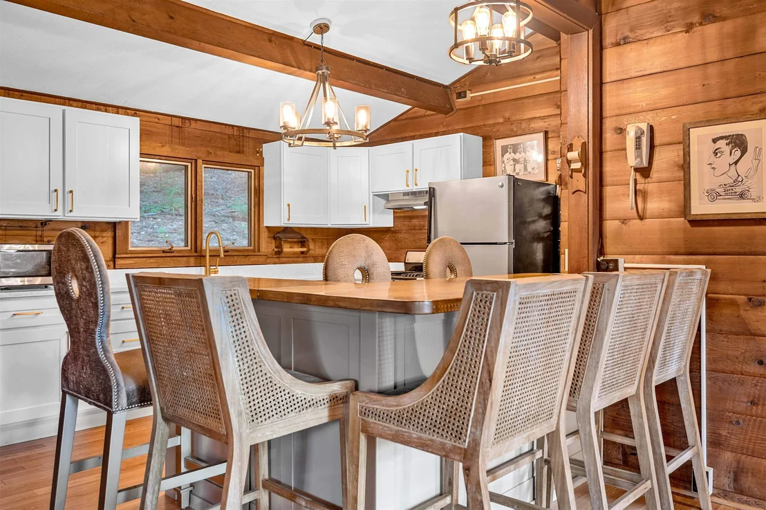 Photo of 17 Middle Pines