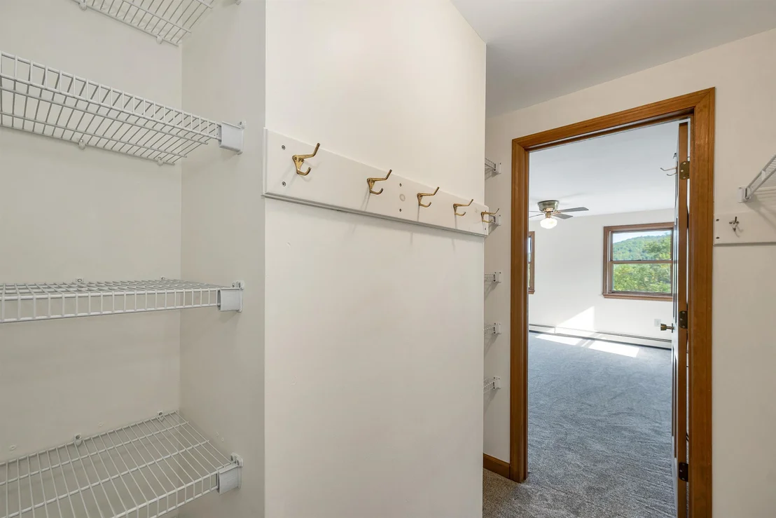 Photo of 952 Plains