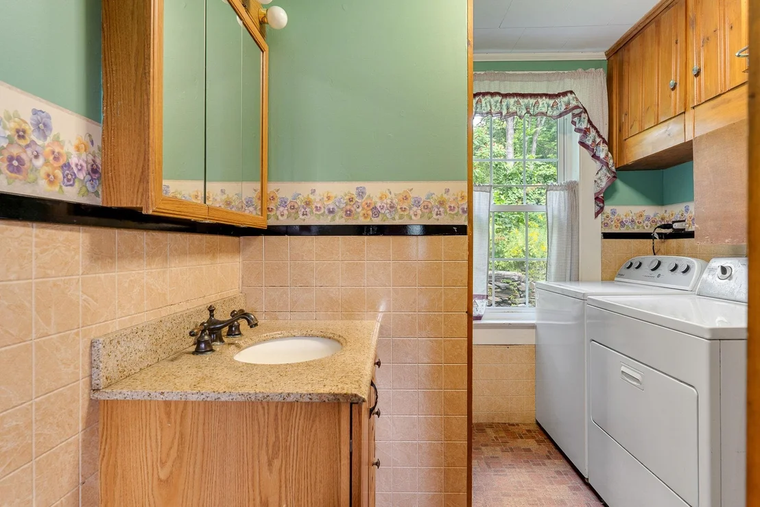 Photo of 373 Perham