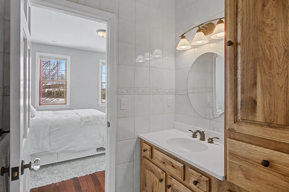 Photo of 4517 Oak Hill