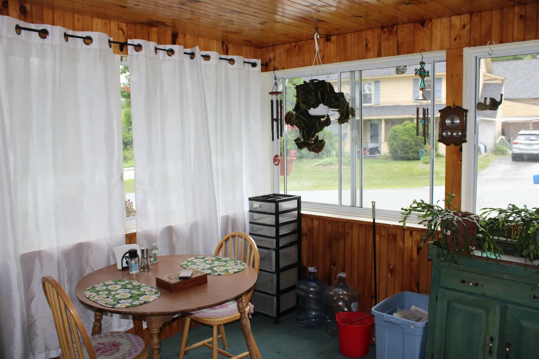 Photo of 8 Holly