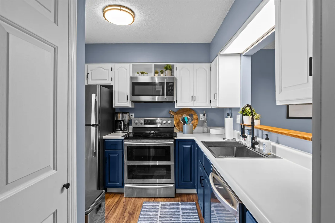 Photo of 423 Westview
