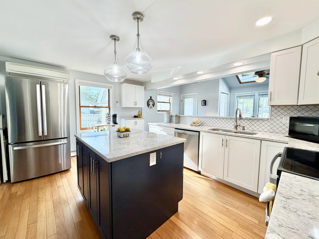 Photo of 23 Guyette