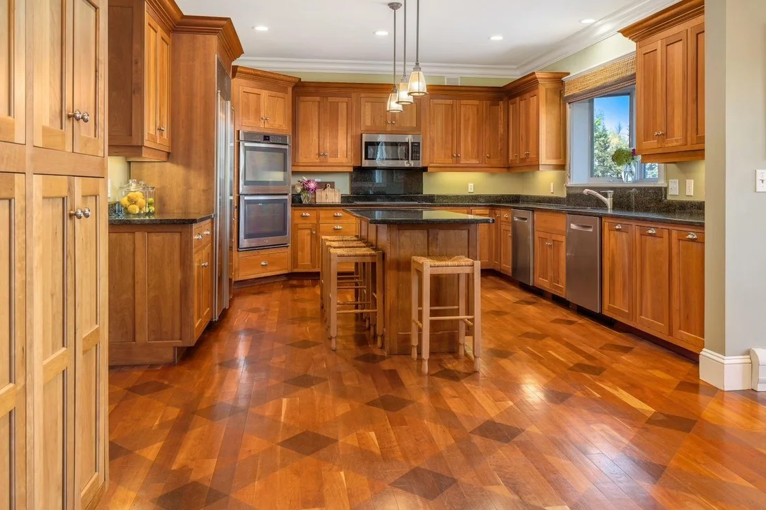Photo of 675 Putnam Forest