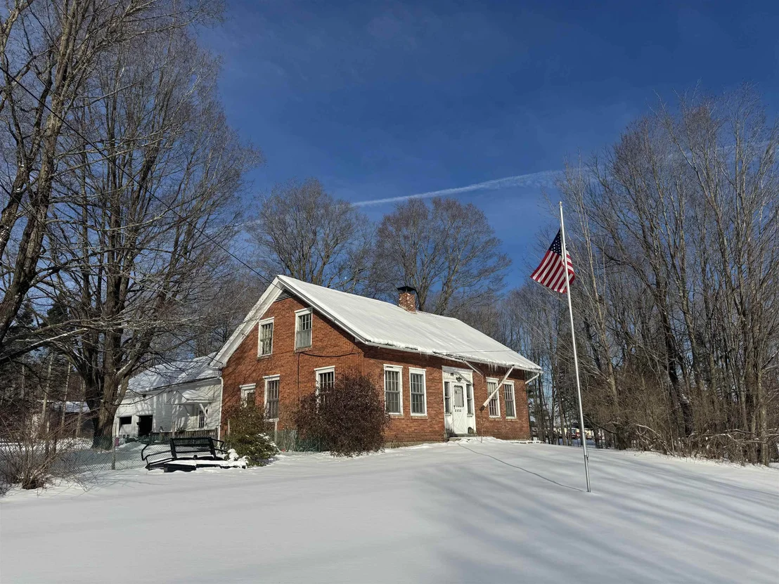 Photo of 2456 Route 5