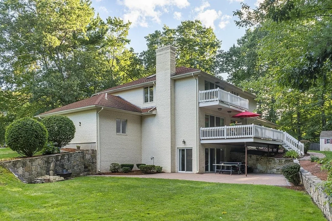 Photo of 16 Fox Run