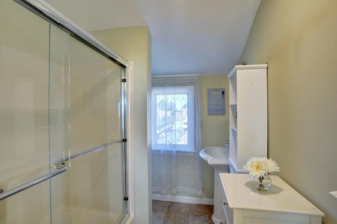Photo of Unit 27 at 989 Ocean