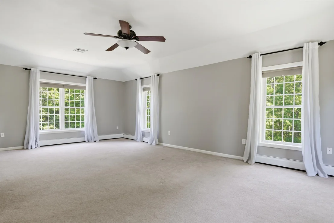 Photo of 1 Eagle Hill
