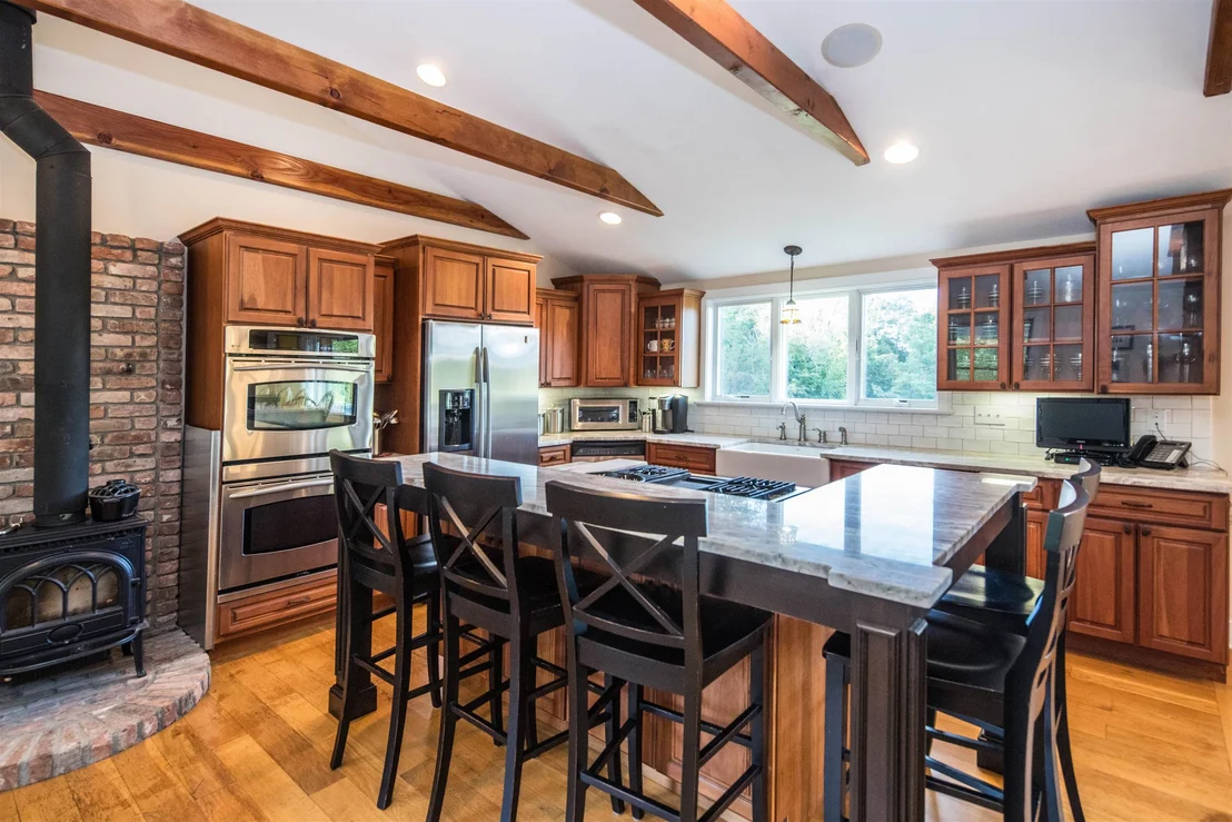 Photo of 3259 West Hill