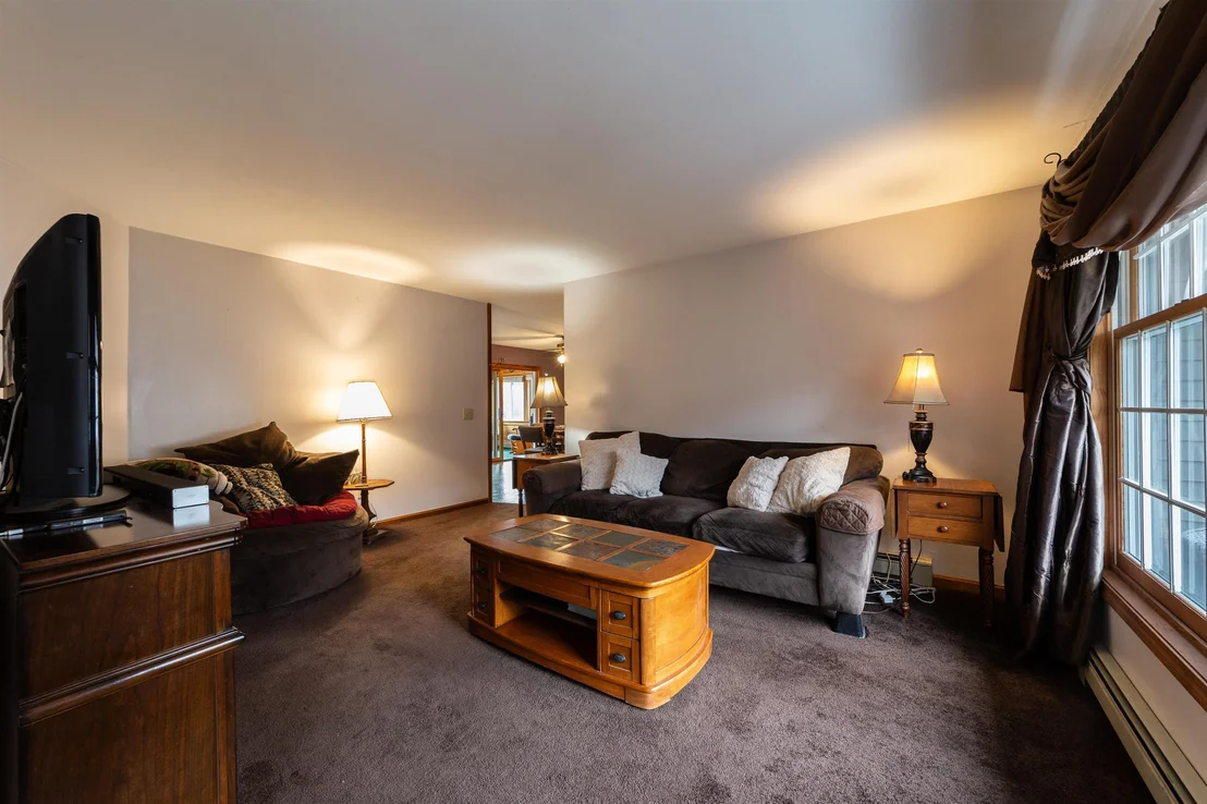 Photo of 450 Upper Birch