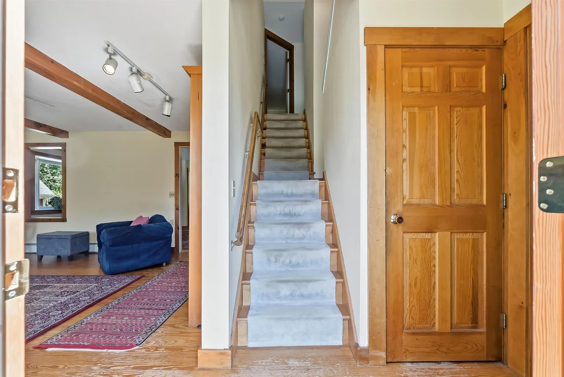 Photo of 1087 County