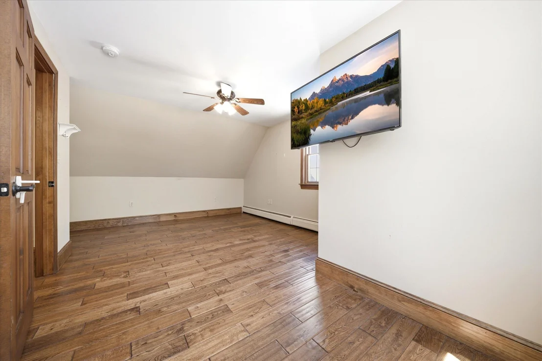 Photo of 302 Forest
