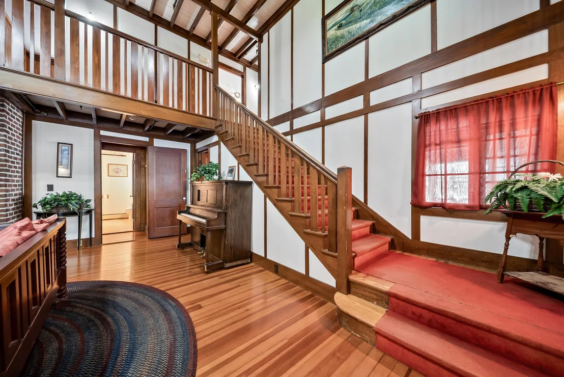 Photo of 28 Pine Colony