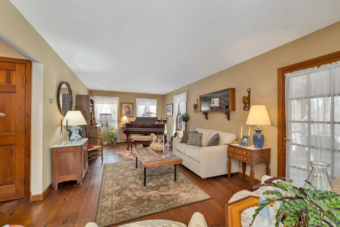 Photo of 9 Birchview