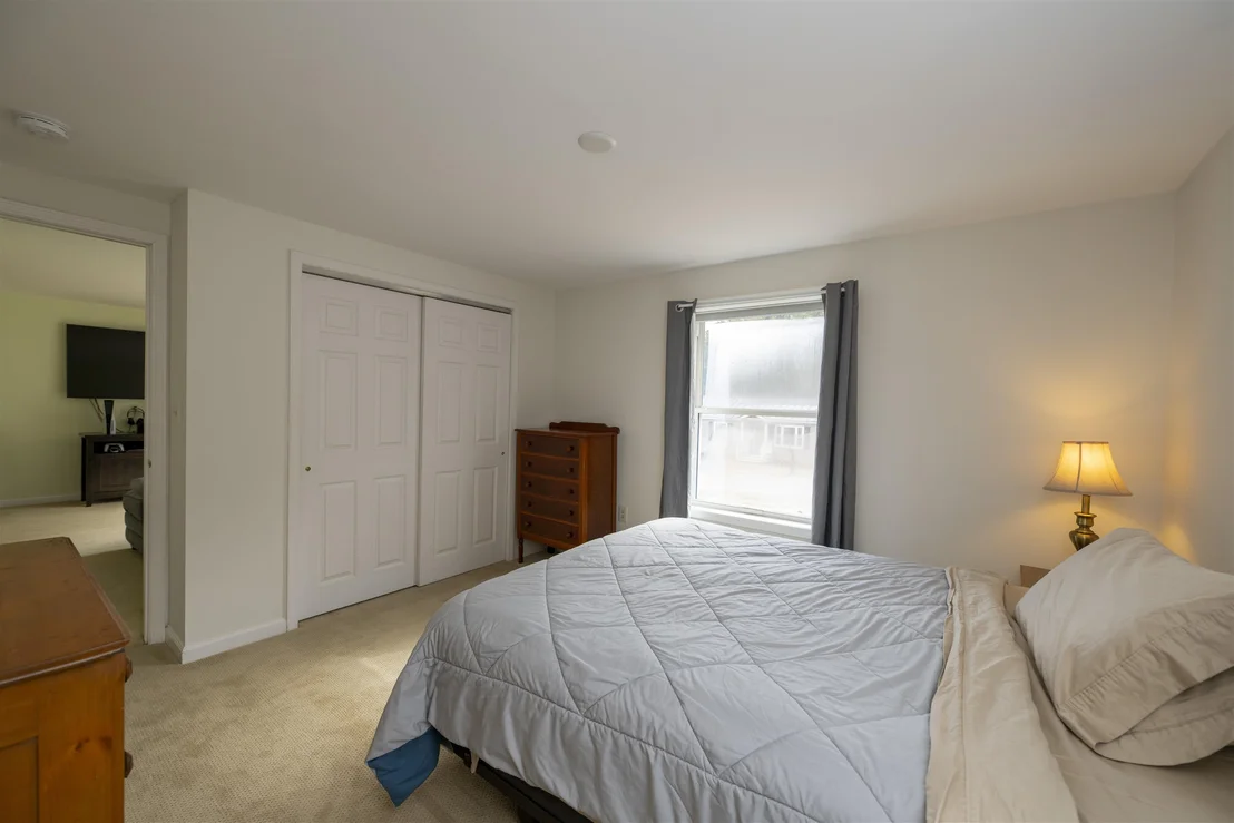 Photo of 401 Colonial