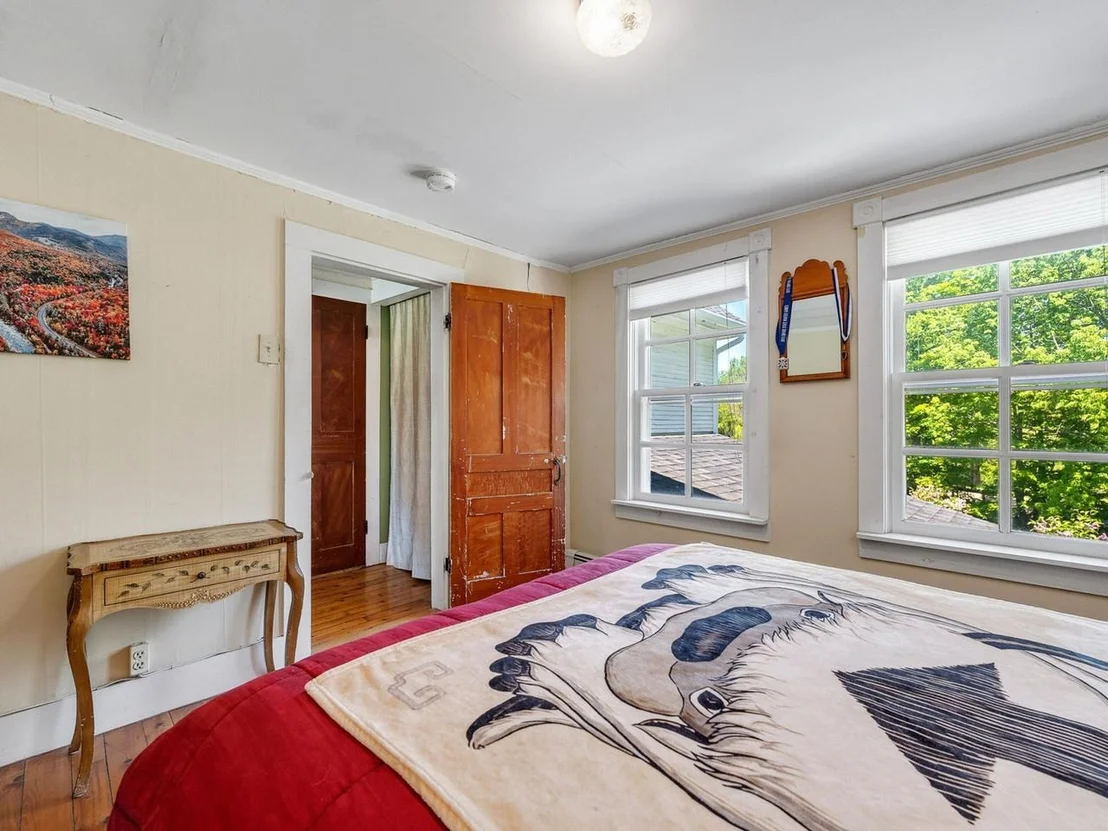 Photo of 609 Common