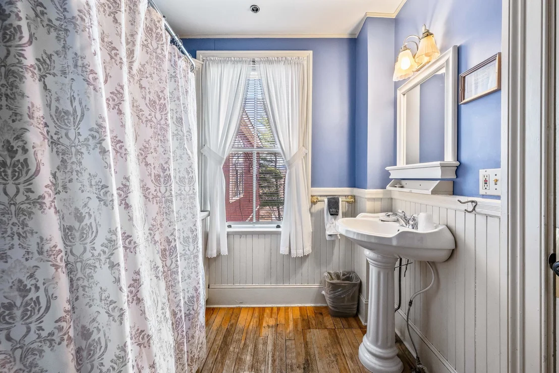 Photo of 12 Thorn Hill
