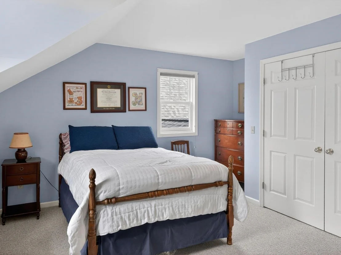 Photo of 79 Featherbed