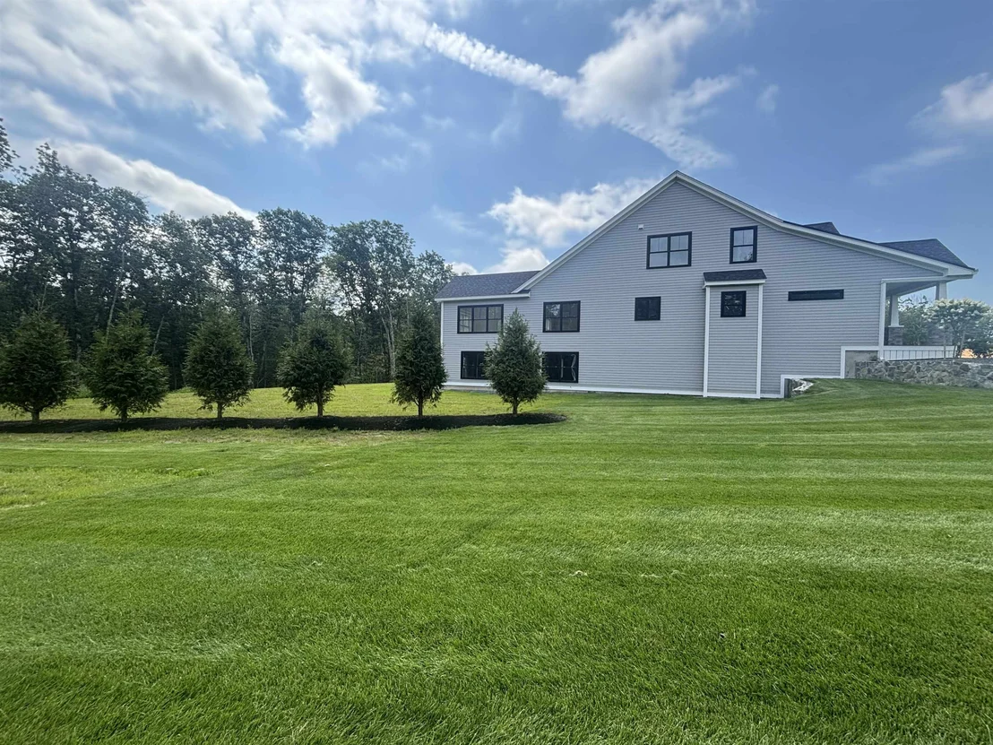 Photo of Unit LOT6 at 35 Signature