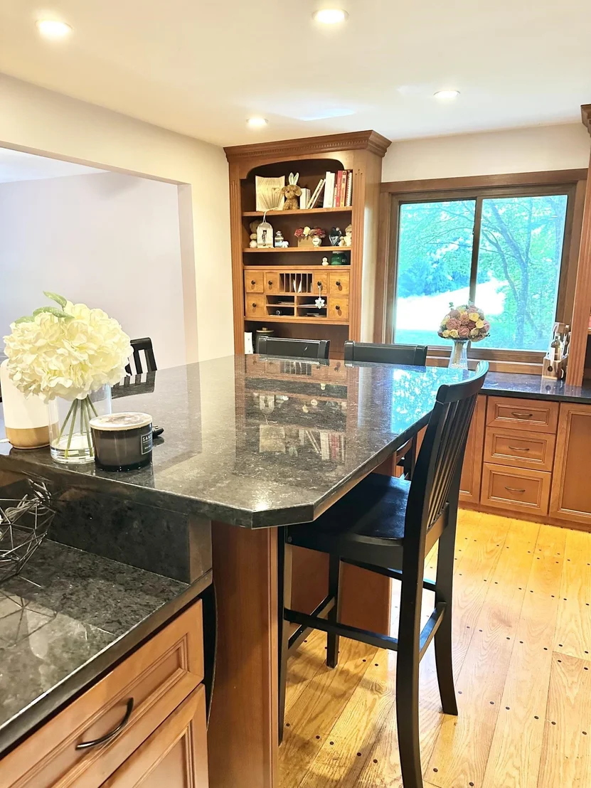Photo of 533 Black Brook