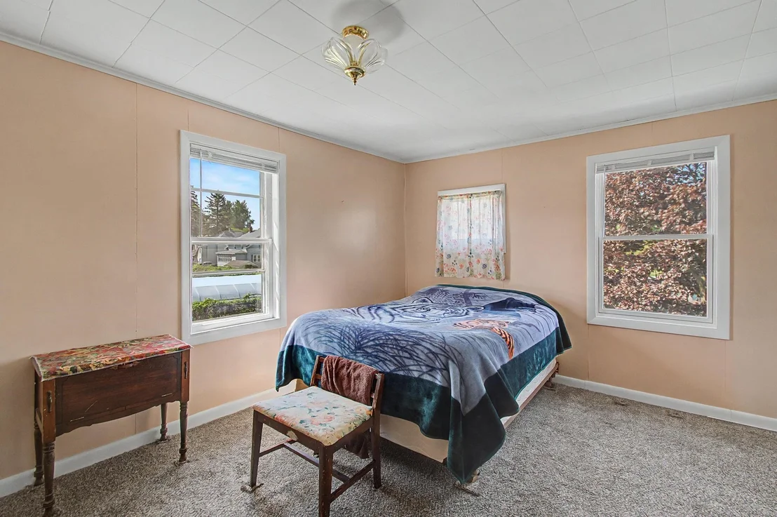 Photo of 64 Pine