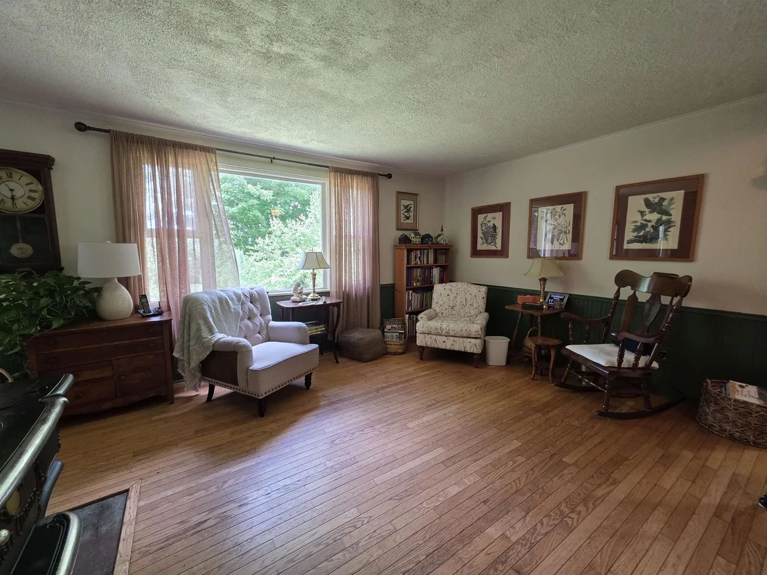Photo of 2328 Gore