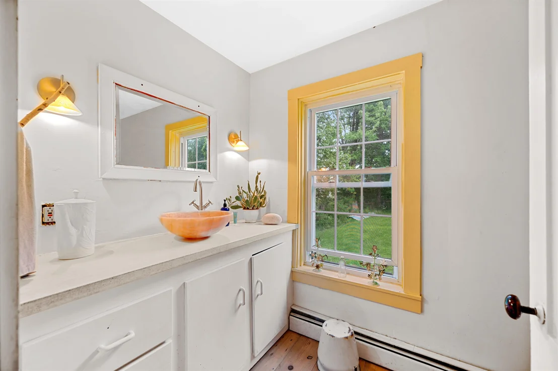 Photo of 323 Calais