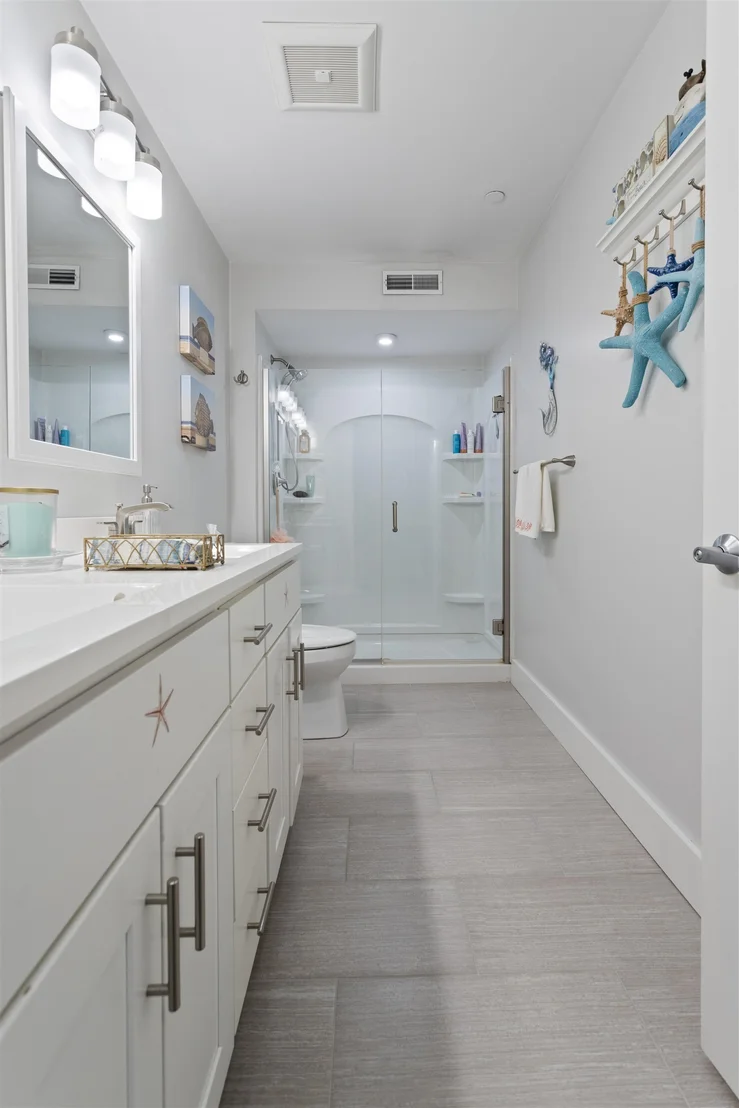 Photo of Unit 3 at 377 Ocean
