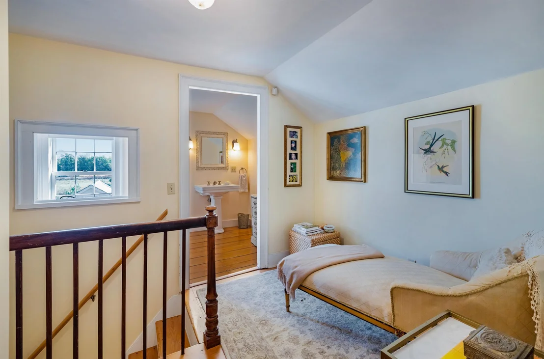 Photo of 888 Botsford