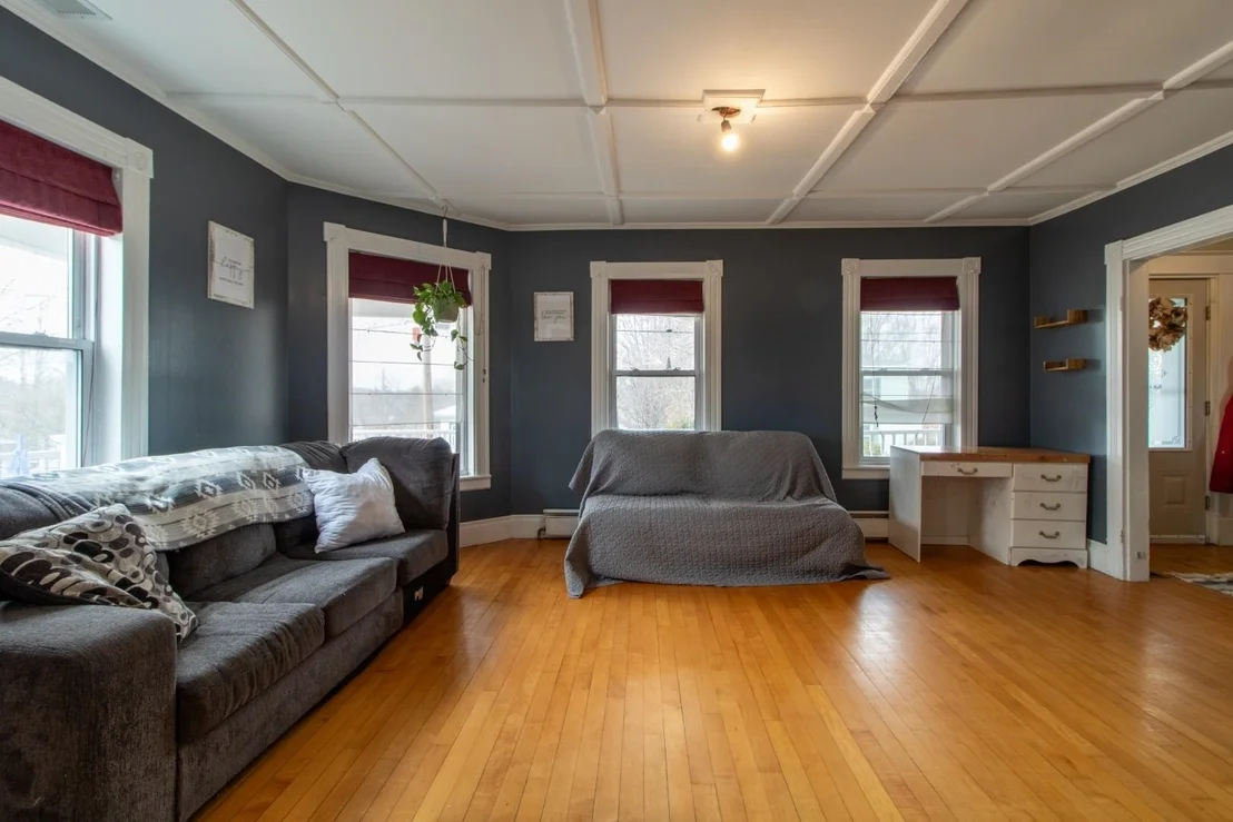 Photo of 44 Taylor