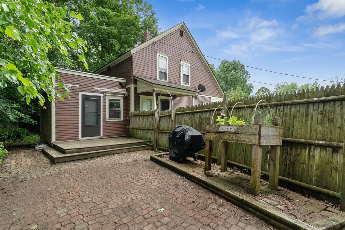 Photo of 208 Elm