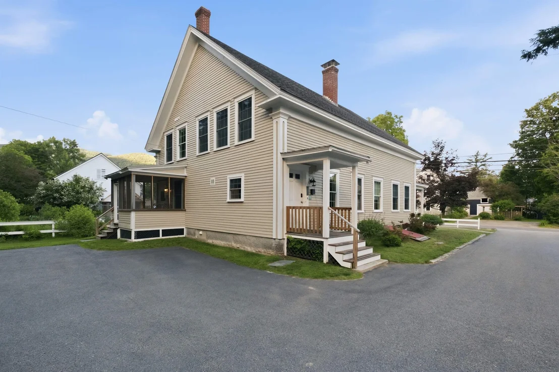 Photo of 459 Main