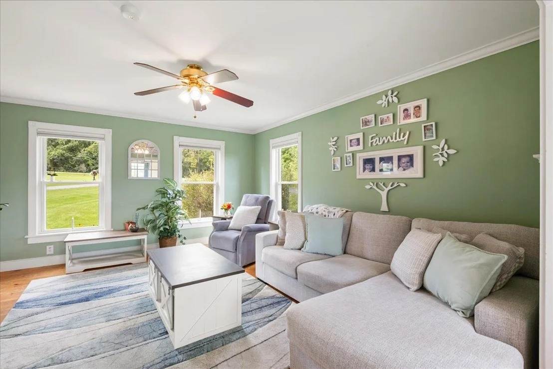 Photo of 381 Bennett